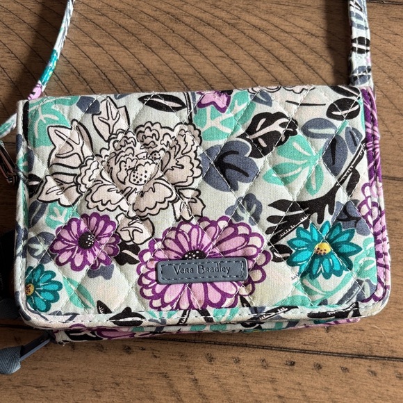 Vera Bradley Handbags - Vera Bradley Penelopes Garden All in One Crossbody Purse Wallet Wristlet
